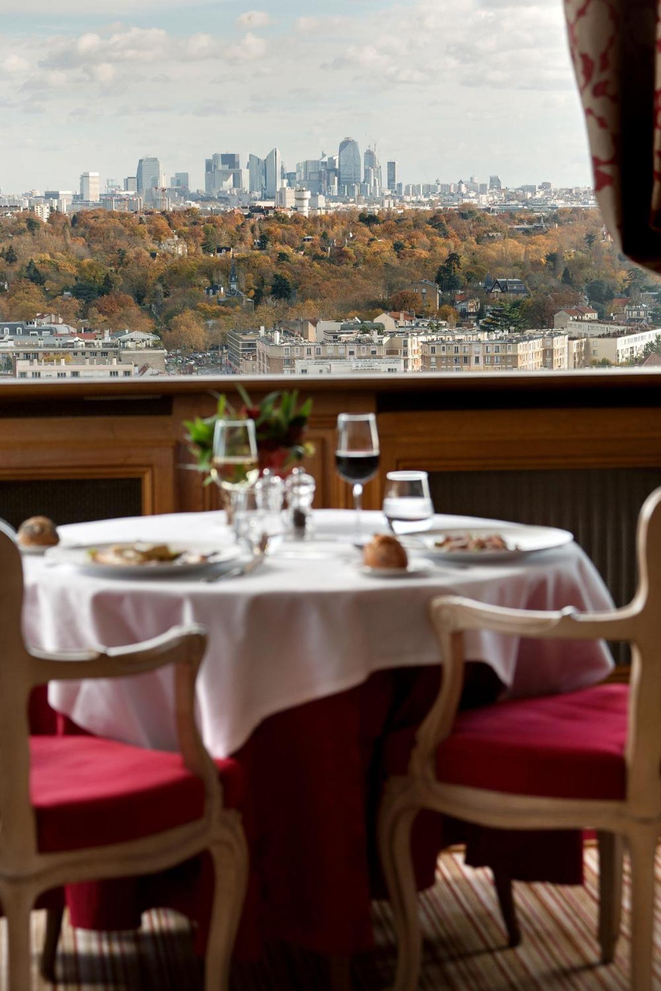 סן-ז'רמן-אן-לה Pavillon Henri IV Hotel Restaurant Gastronomique Terrasse מראה חיצוני תמונה