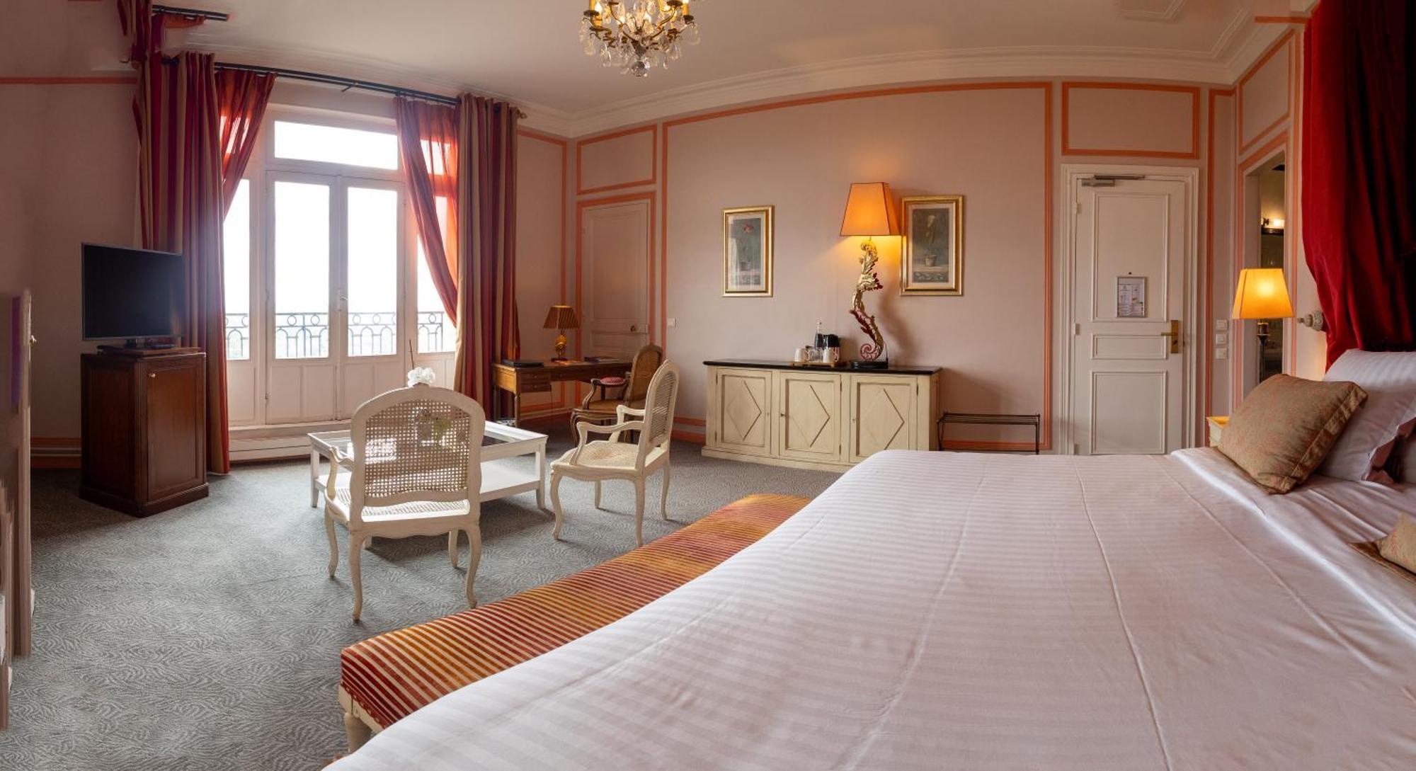 סן-ז'רמן-אן-לה Pavillon Henri IV Hotel Restaurant Gastronomique Terrasse מראה חיצוני תמונה