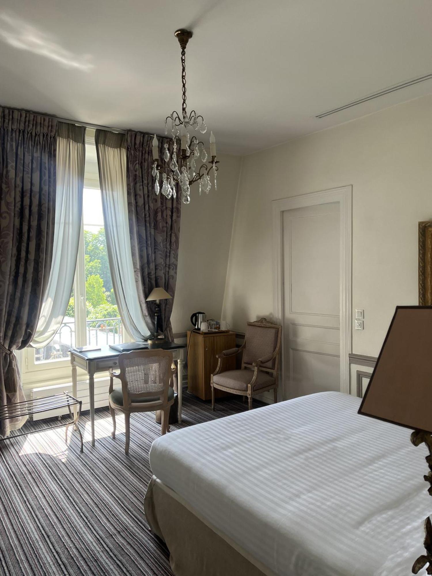 סן-ז'רמן-אן-לה Pavillon Henri IV Hotel Restaurant Gastronomique Terrasse מראה חיצוני תמונה